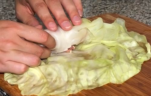 Скрутите лист на две трети