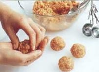 слепите из куриного барша фрикадельки