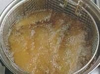 Разогрейте масло во фритюрнице 