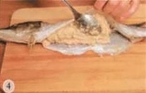 Наполнить рыбу получившейся кашей