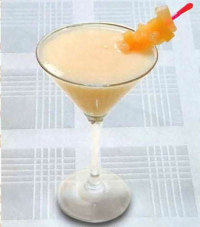 Коктейль из мороженого и молока