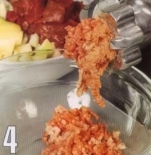 Мясо пропусти через мясорубку