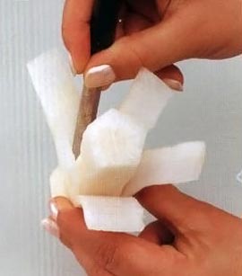 Срежьте кусок редиса 12 см