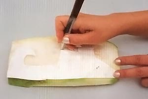 две боковые части санок рядом