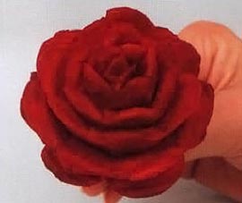 Сделать такую розу можно из репы