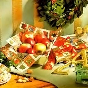 Яблоки в коробке